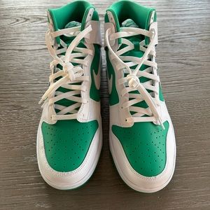 Dunk High “White Stadium Green”